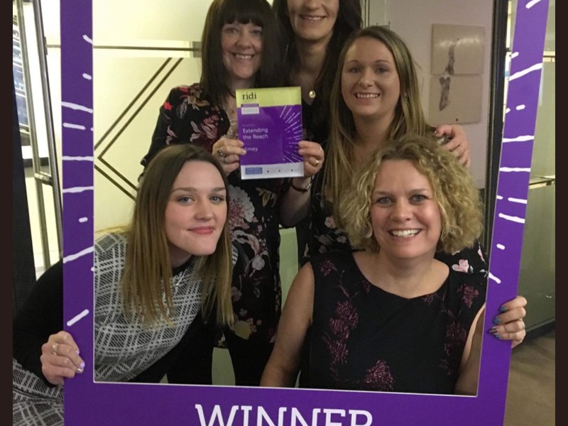 Group image of woman at the Ridi awards.