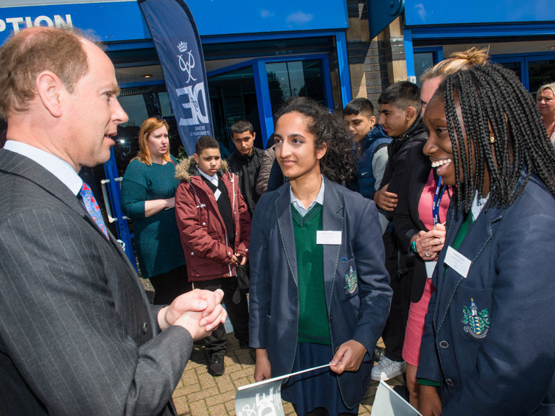 An image of young DofE participants.